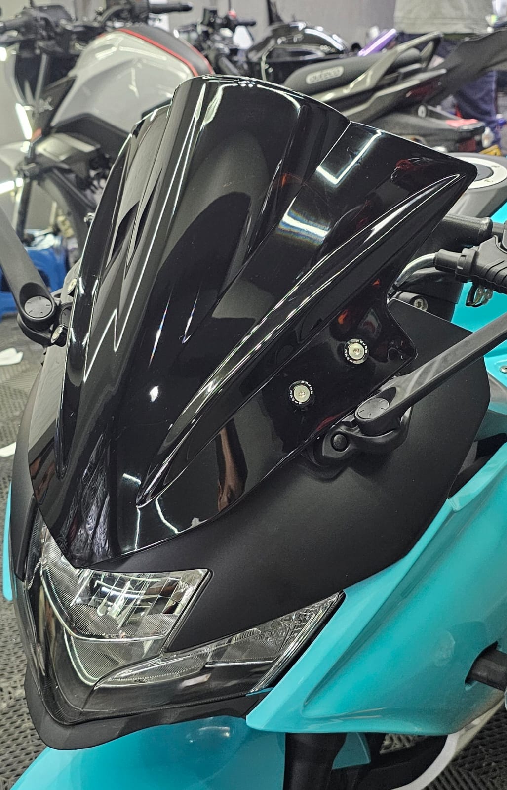 Cupula Windscreen Suzuki Gixxer Sf 150 250 Negra A Medida - Imagen 3